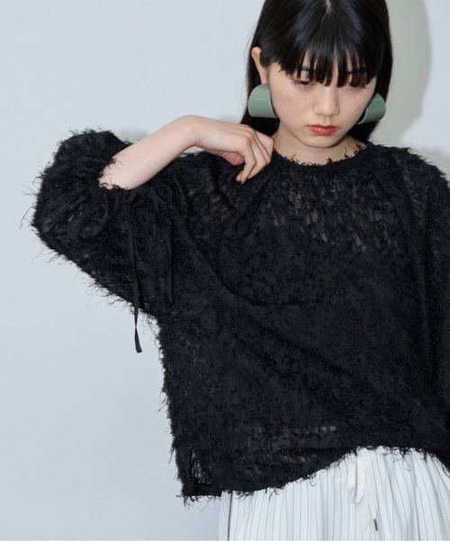 THE YOn（ザヨン）の「ヘアリーシャギーワイドタックスリーブブラウス（シャツ/ブラウス・レディース・ブラック/アイボリー・FREE）」の6枚目の写真