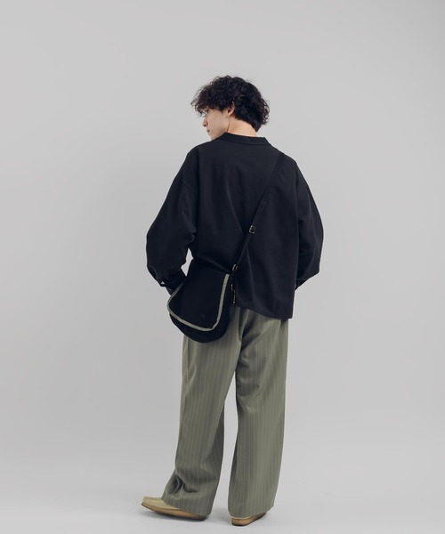 MUHET(ミュエータ)の「スキッパーシャツ(シャツ/ブラウス・レディース・ブラック/ブラウン・MEDIUM/X-LARGE)」の16枚目の写真