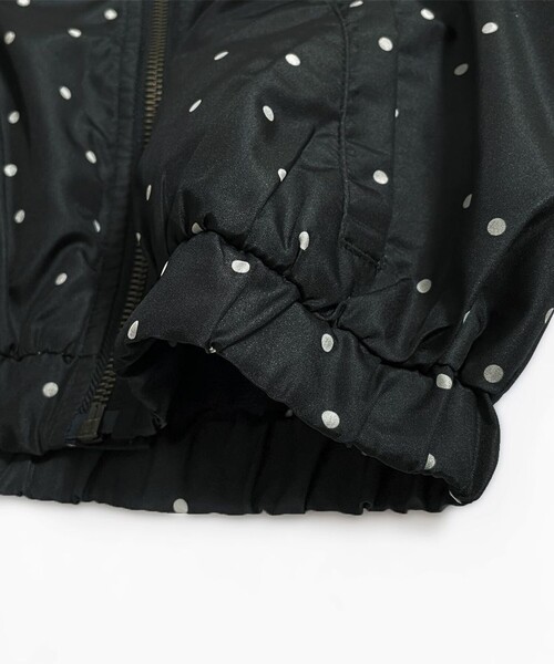 BRANSHES（ブランシェス）の「ビッグ衿ウィンドブレーカー（ナイロンジャケット・キッズ・ブラック/ラベンダー・130/110/90/100/150/120/140）」の9枚目の写真
