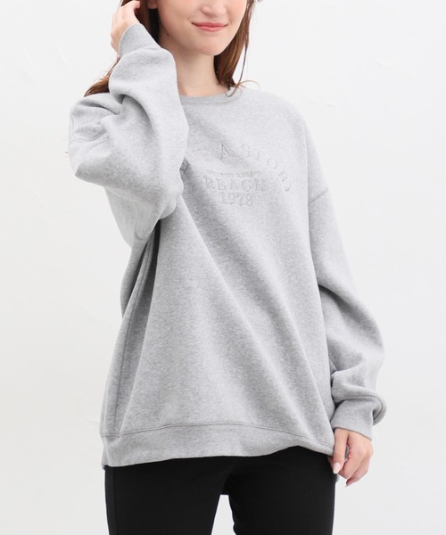 Honeys（ハニーズ）の「暖裏起毛ロゴ刺繍ビッグスウェットトレーナー（スウェット・レディース・スモークピンク/スミクロ/オートミール/アイボリー/ネイビー/杢グレー・S/M/L）」の4枚目の写真