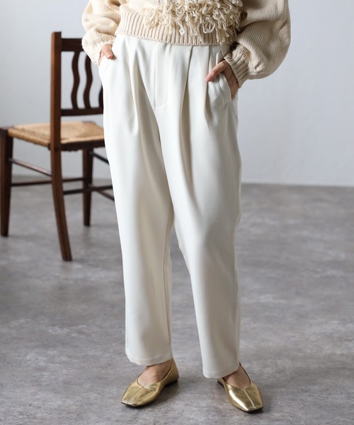 COMMRE（コムル）の「ハイウエストタックパンツ（その他パンツ・レディース・ブラック/アイボリー/サックスブルー・FREE）」の2枚目の写真