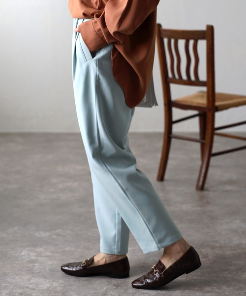 COMMRE（コムル）の「ハイウエストタックパンツ（その他パンツ・レディース・ブラック/アイボリー/サックスブルー・FREE）」の14枚目の写真