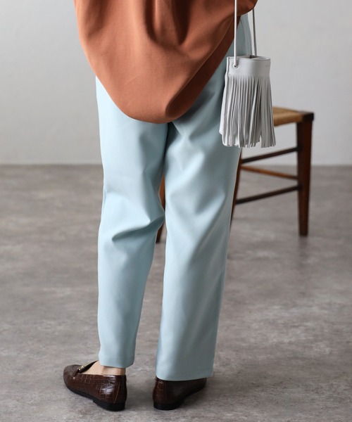 COMMRE（コムル）の「ハイウエストタックパンツ（その他パンツ・レディース・ブラック/アイボリー/サックスブルー・FREE）」の16枚目の写真