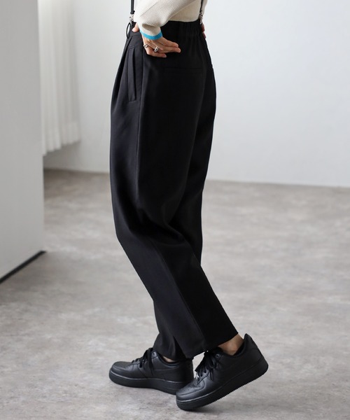 COMMRE（コムル）の「ハイウエストタックパンツ（その他パンツ・レディース・ブラック/アイボリー/サックスブルー・FREE）」の7枚目の写真