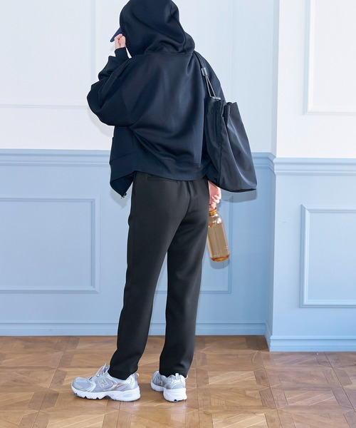 coca(coca)(コカ)の「ダンボールニットグッドテーパードパンツ(スウェットパンツ・レディース・ベージュ/ブラック・M/L)」の5枚目の写真