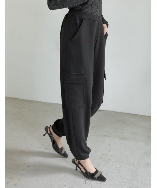 Re:EDIT（リエディ）の「[低身長/高身長サイズ有][イージーケア]とろみダンボールカーゴパンツ（カーゴパンツ・レディース・ホワイト/グレー/ブラック・SHORT/MEDIUM/TALL/LARGE）」の4枚目の写真