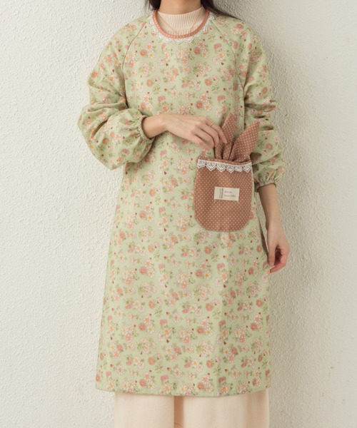 MAISON DE THERESE(メゾン ド テレーズ)の「花柄かっぽう着ロングエプロン(エプロン・レディース・ピンク/グリーン/ブルー・FREE)」の2枚目の写真