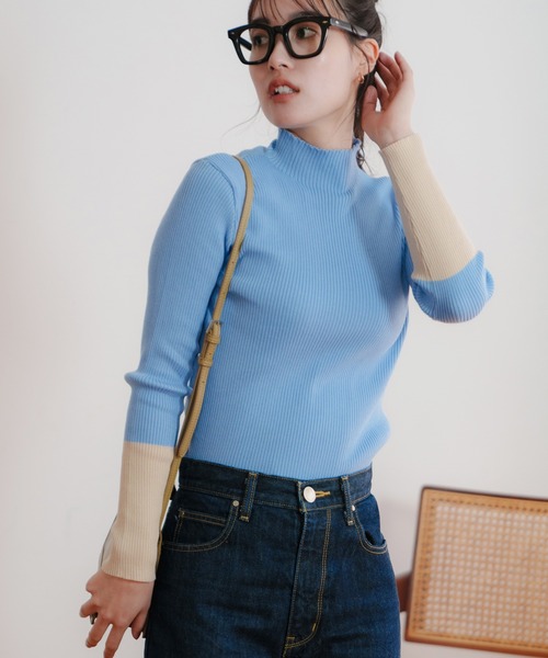 LIENCOEUR(リアンクール)の「バイカラーハイネックトップス(ニット/セーター・レディース・ライトブルー/ブラック/ネイビー・FREE)」の2枚目の写真