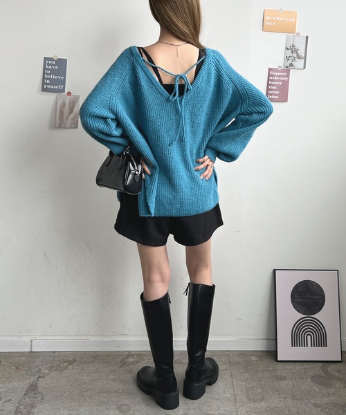 Futier land（フューティアランド）の「バックリボンVニット（ニット/セーター・レディース・ブルー/ブラウン/ライトベージュ・FREE）」の5枚目の写真