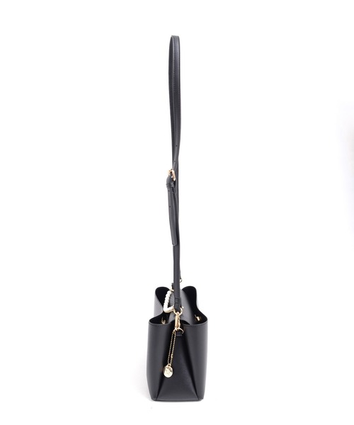 Arnold Palmer（アーノルドパーマー）の「フェイクレザー パールショルダー（ショルダーバッグ・レディース・ブラック/グレイッシュベージュ・F）」の15枚目の写真