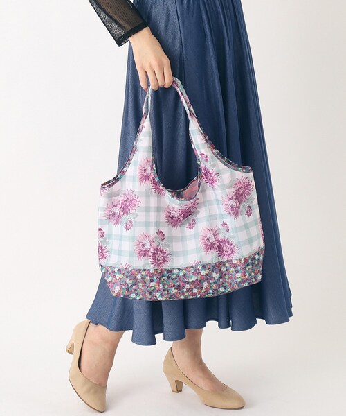 LAURA ASHLEY(ローラアシュレイ)の「【UK本国一推し柄】バーンズフィールド柄 マーケットトート(エコバッグ/サブバッグ・レディース・ピンク系5/グリーン系その他2・00)」の3枚目の写真