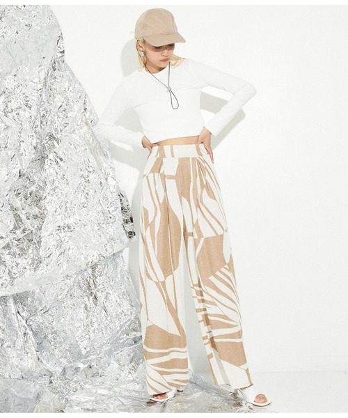 Settimissimo（セッティミッシモ）の「ITALY ジャガードジオメトリック柄タック入リパンツ（その他パンツ・レディース・ベージュ/ブラック・FREE）」の9枚目の写真