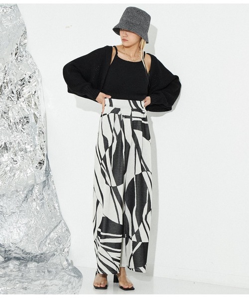 Settimissimo（セッティミッシモ）の「ITALY ジャガードジオメトリック柄タック入リパンツ（その他パンツ・レディース・ベージュ/ブラック・FREE）」の6枚目の写真