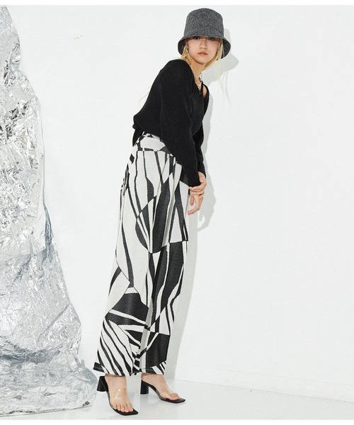 Settimissimo（セッティミッシモ）の「ITALY ジャガードジオメトリック柄タック入リパンツ（その他パンツ・レディース・ベージュ/ブラック・FREE）」の8枚目の写真