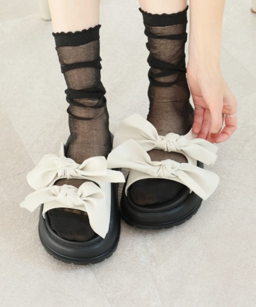 VIVIAN(ヴィヴィアン)の「厚底ビッグリボンサンダル ZOZOTOWN+オフィシャルサイト限定商品(サンダル・レディース・ブラック/アイボリー/シルバー・S/M/L/LL)」の18枚目の写真