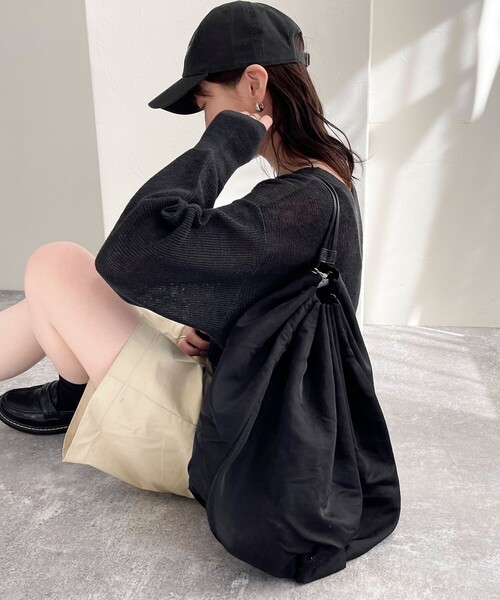 fredy emue（フレディエミュ）の「ナイロンタックドロストショルダー＆リュック（ショルダーバッグ・レディース・ライトグレー/ブラック・FREE）」の2枚目の写真