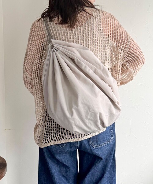 fredy emue（フレディエミュ）の「ナイロンタックドロストショルダー＆リュック（ショルダーバッグ・レディース・ライトグレー/ブラック・FREE）」の9枚目の写真