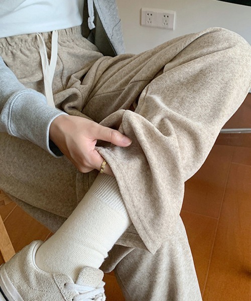 Miniministore（ミニミニストア）の「セミワイドパンツ 秋冬ルームウェア 韓国（スウェットパンツ・レディース・グレー/ブラック/ベージュ/ピンク/ホワイト・L/M/XL）」の4枚目の写真