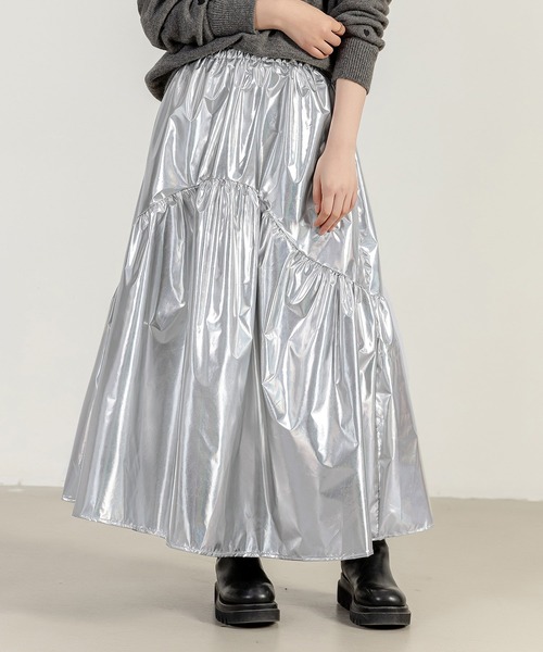 DAY CLOSET（デイ クローゼット）の「【ロング丈/コーデ冴えわたる光沢感】ラウンド切替ティアードメタリックフレアスカート レディース（スカート・レディース・ブラック/シルバー・M/L）」の11枚目の写真