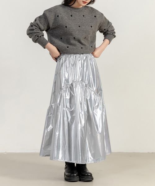 DAY CLOSET（デイ クローゼット）の「【ロング丈/コーデ冴えわたる光沢感】ラウンド切替ティアードメタリックフレアスカート レディース（スカート・レディース・ブラック/シルバー・M/L）」の14枚目の写真