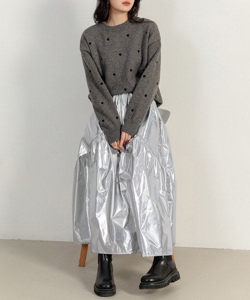 DAY CLOSET（デイ クローゼット）の「【ロング丈/コーデ冴えわたる光沢感】ラウンド切替ティアードメタリックフレアスカート レディース（スカート・レディース・ブラック/シルバー・M/L）」の15枚目の写真