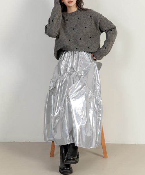 DAY CLOSET（デイ クローゼット）の「【ロング丈/コーデ冴えわたる光沢感】ラウンド切替ティアードメタリックフレアスカート レディース（スカート・レディース・ブラック/シルバー・M/L）」の17枚目の写真