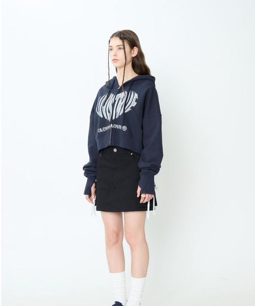 LUVISTRUE（ラヴイズトゥルー）の「CH 2-WAY CROP HOOD ZIP UP（パーカー・レディース・ネイビー/ホワイト・FREE）」の8枚目の写真