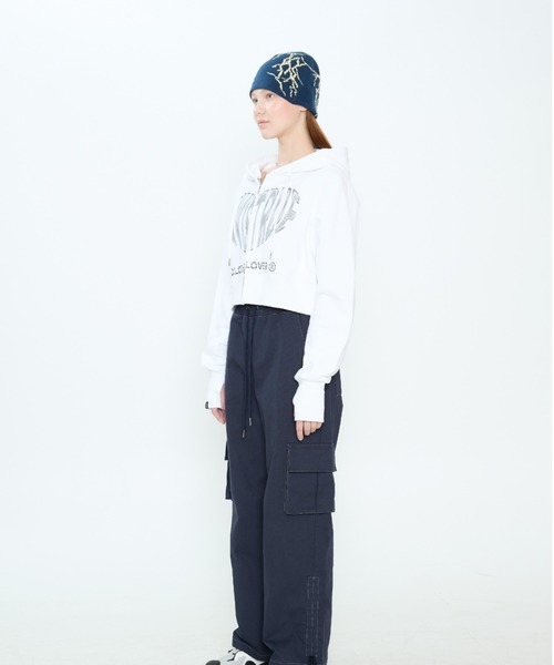 LUVISTRUE（ラヴイズトゥルー）の「CH 2-WAY CROP HOOD ZIP UP（パーカー・レディース・ネイビー/ホワイト・FREE）」の5枚目の写真