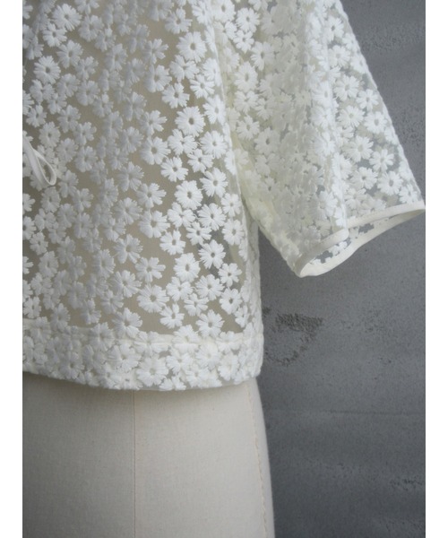 Heriter（エリテ）の「フラワーエンブロイダリーブラウス