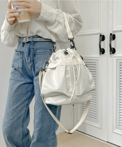 セール】【2WAY/3WAY】【撥水】Wポケットデザインのカジュアル巾着