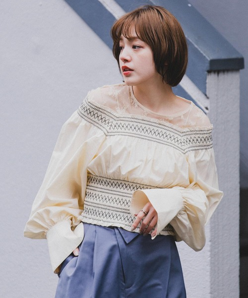 KBF（ケイビーエフ）の「スモッキングミニトップス（シャツ/ブラウス・レディース・ネイビー/アイボリー・ONE）」の5枚目の写真