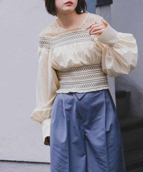 KBF（ケイビーエフ）の「スモッキングミニトップス（シャツ/ブラウス・レディース・ネイビー/アイボリー・ONE）」の6枚目の写真