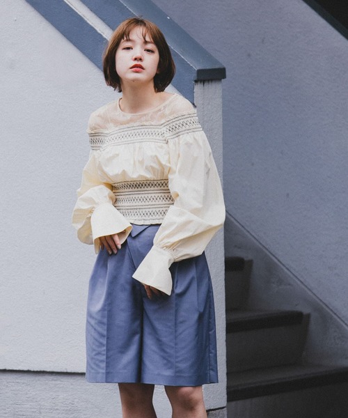 KBF（ケイビーエフ）の「スモッキングミニトップス（シャツ/ブラウス・レディース・ネイビー/アイボリー・ONE）」の10枚目の写真