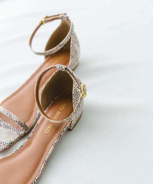 RODE SKO（ロデスコ）の「アンクルストラップサンダル（サンダル・レディース・ライトグレー/ブラック/アニマル・36/37/38）」の22枚目の写真