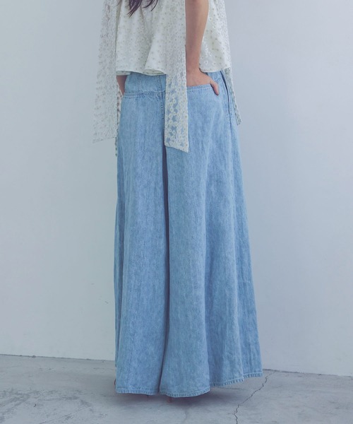 STUMBLY(スタンブリー)の「STUMBLY / linen denim tuck wide pants(リネンデニムタックワイドパンツ)(デニムパンツ・レディース・ブルー・36/38)」の3枚目の写真