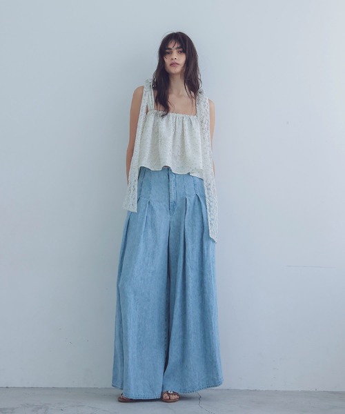 STUMBLY(スタンブリー)の「STUMBLY / linen denim tuck wide pants(リネンデニムタックワイドパンツ)(デニムパンツ・レディース・ブルー・36/38)」の7枚目の写真