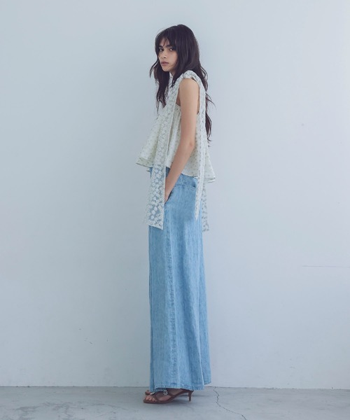 STUMBLY(スタンブリー)の「STUMBLY / linen denim tuck wide pants(リネンデニムタックワイドパンツ)(デニムパンツ・レディース・ブルー・36/38)」の8枚目の写真