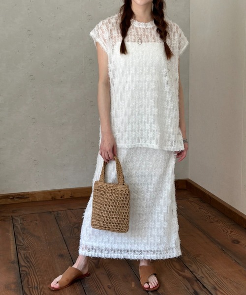 Per sist ence(パーシエンス)の「シアーフリンジ ノースリーブトップス(Tシャツ/カットソー・レディース・ブラック/オフホワイト・FREE)」の4枚目の写真