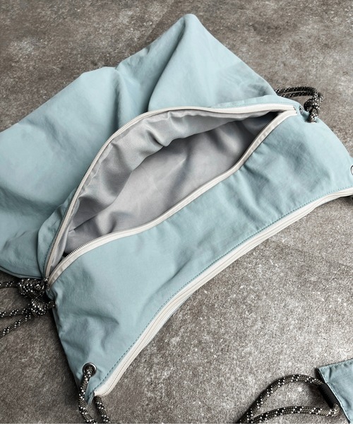 CPCM（シーピーシーエム）の「配色パラコードBIGショルダー（ショルダーバッグ・レディース・ブラック/アイボリー/ブルー・FREE）」の7枚目の写真