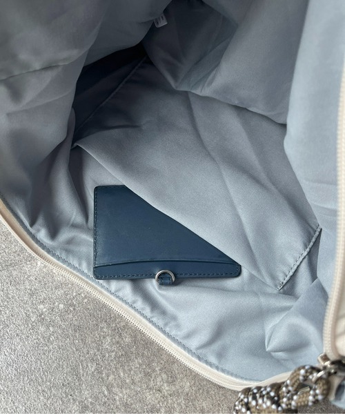 CPCM（シーピーシーエム）の「配色パラコードBIGショルダー（ショルダーバッグ・レディース・ブラック/アイボリー/ブルー・FREE）」の11枚目の写真