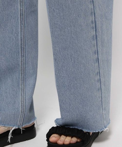 mysty woman（ミスティウーマン）の「【セルフカット可！美脚デニム】ストレートカットオフデニムパンツ 129880（デニムパンツ・レディース・ブラック/ブルー・SMALL/MEDIUM）」の13枚目の写真