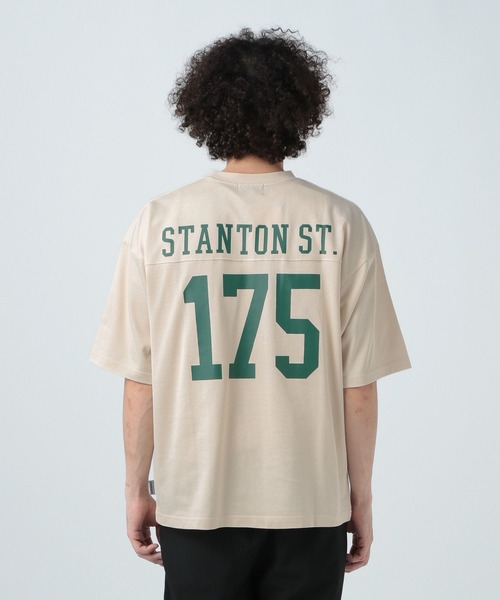 CHARI&CO（チャリアンドコー）の「【CHARI&CO SAFE RIDE for BAYFLOW】フットボールTシャツ（Tシャツ/カットソー・メンズ・チャコール/ライトベージュ・MEDIUM/LARGE）」の9枚目の写真