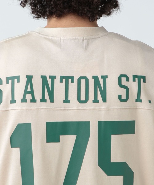 CHARI&CO（チャリアンドコー）の「【CHARI&CO SAFE RIDE for BAYFLOW】フットボールTシャツ（Tシャツ/カットソー・メンズ・チャコール/ライトベージュ・MEDIUM/LARGE）」の13枚目の写真