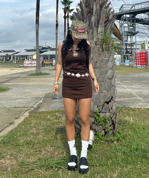 INTER FACTORY（インターファクトリー）の「AINA - チャーム付きキャミワンピース　made in INTER FACTORY（ワンピース・レディース・ブラウン・FREE）」の8枚目の写真