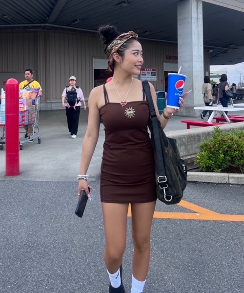 INTER FACTORY（インターファクトリー）の「AINA - チャーム付きキャミワンピース　made in INTER FACTORY（ワンピース・レディース・ブラウン・FREE）」の4枚目の写真