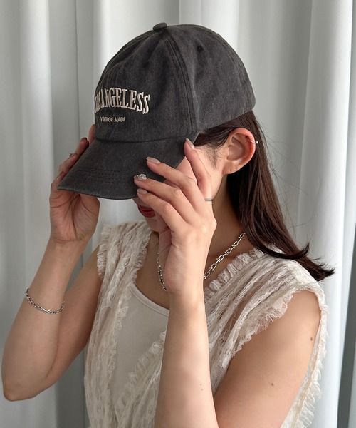 apres jour mignon（アプレジュールミニョン）の「【apresjour mignon×ARIAZ】加工ロゴキャップ（キャップ・レディース・レッド/グリーン/ブルー系その他/ブラック系その他/グレイッシュベージュ・ONESIZE）」の2枚目の写真