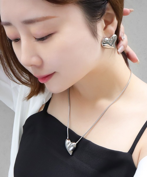 blackdia ocean（ブラックダイヤオーシャン）の「blackdia ocean プランプハートピアス（ピアス（両耳用）・レディース・ゴールド/シルバー×ゴールド/シルバー・FREE）」の5枚目の写真