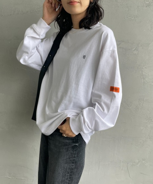 UNIVERSAL OVERALL（ユニバーサルオーバーオール）の「[UNIVERSAL OVERALL/ユニバーサルオーバーオール] 別注 ワンポイントロゴ刺繍 ロングスリーブTシャツ（Tシャツ/カットソー・レディース・ホワイト/グレー/ブラック/ネイビー/オートミール・M/S/L）」の19枚目の写真