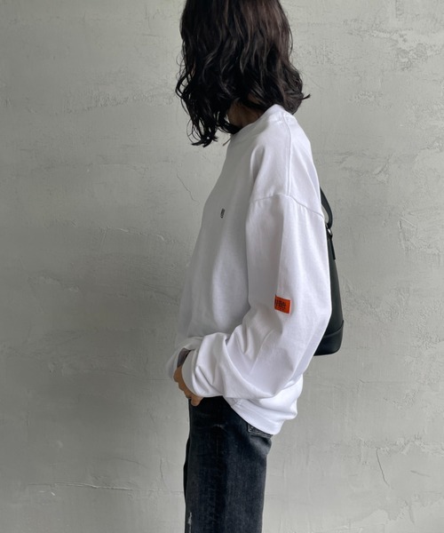 UNIVERSAL OVERALL（ユニバーサルオーバーオール）の「[UNIVERSAL OVERALL/ユニバーサルオーバーオール] 別注 ワンポイントロゴ刺繍 ロングスリーブTシャツ（Tシャツ/カットソー・レディース・ホワイト/グレー/ブラック/ネイビー/オートミール・M/S/L）」の18枚目の写真
