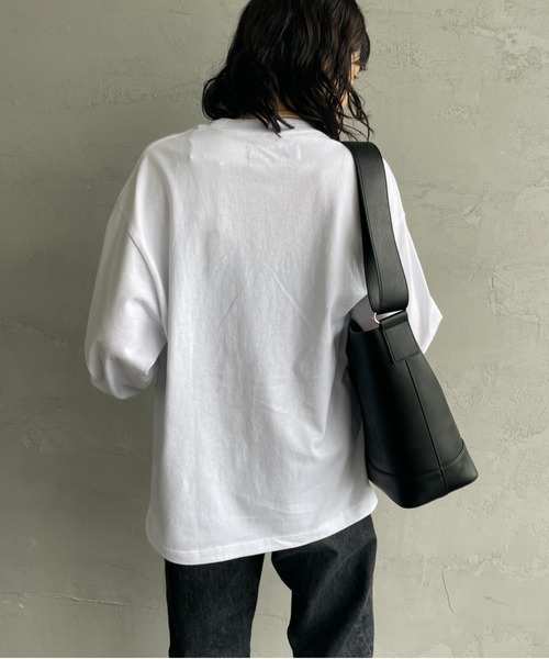 UNIVERSAL OVERALL（ユニバーサルオーバーオール）の「[UNIVERSAL OVERALL/ユニバーサルオーバーオール] 別注 ワンポイントロゴ刺繍 ロングスリーブTシャツ（Tシャツ/カットソー・レディース・ホワイト/グレー/ブラック/ネイビー/オートミール・M/S/L）」の17枚目の写真